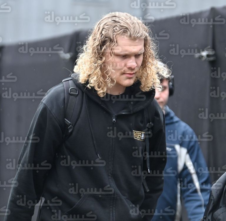 إيرلينغ هالاند نجم مانشستر سيتي أثناء تصوير إعلان 2026