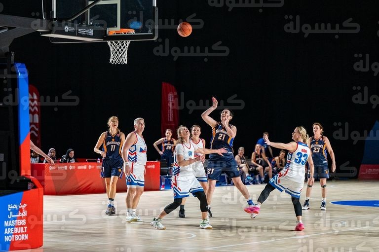 لقطة من مباريات كرة السلة في ألعاب الماسترز