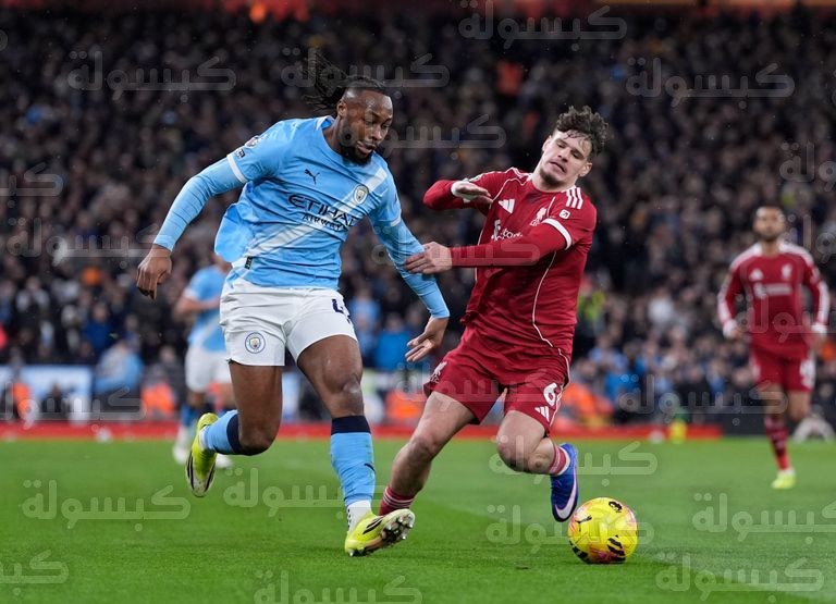 صراع هالاند وفان دايك في مباراة ليفربول ومانشستر سيتي 2026