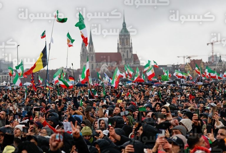 رضا بهلوي مخاطبا أكثر من 200 ألف من أنصاره في ميونخ 2026