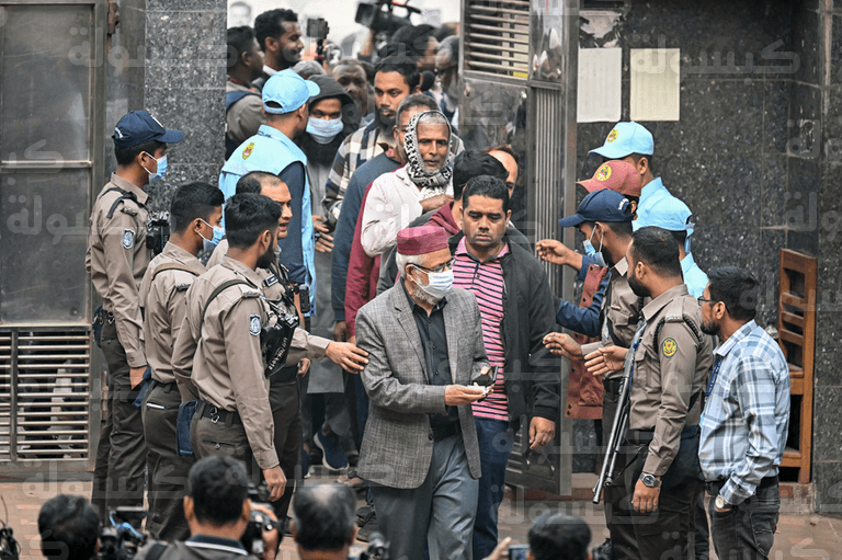 محمد يونس يدلي بصوته في انتخابات 2026