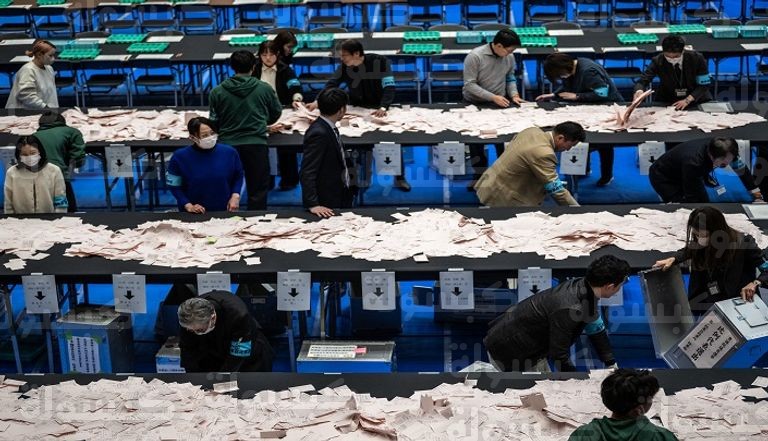 رئيسة وزراء اليابان ساناي تاكايشي تحتفل بالفوز في الانتخابات 2026