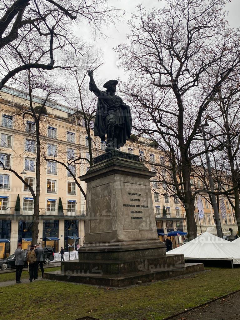 تمثال ماكسيميليان الثاني إيمانويل في ميونخ