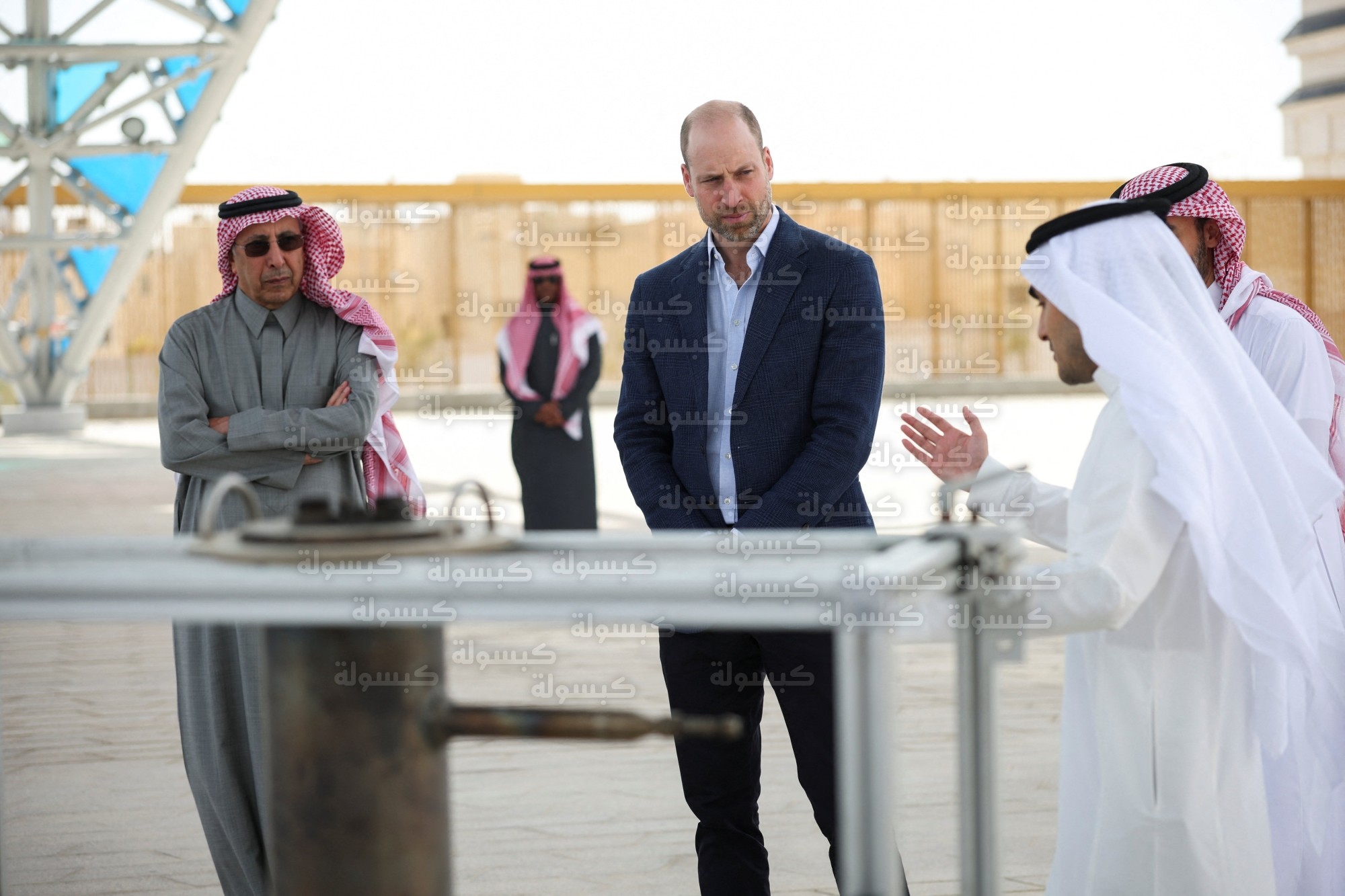 جانب من زيارة الأمير ويليام للمسار الرياضي