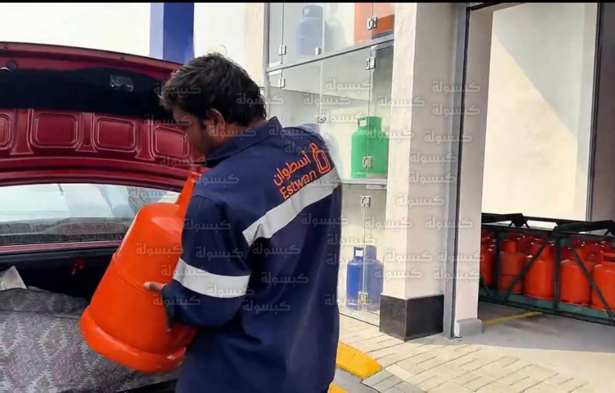 بهدف تسهيل الخدمة على المستفيدين داخل مركباتهم