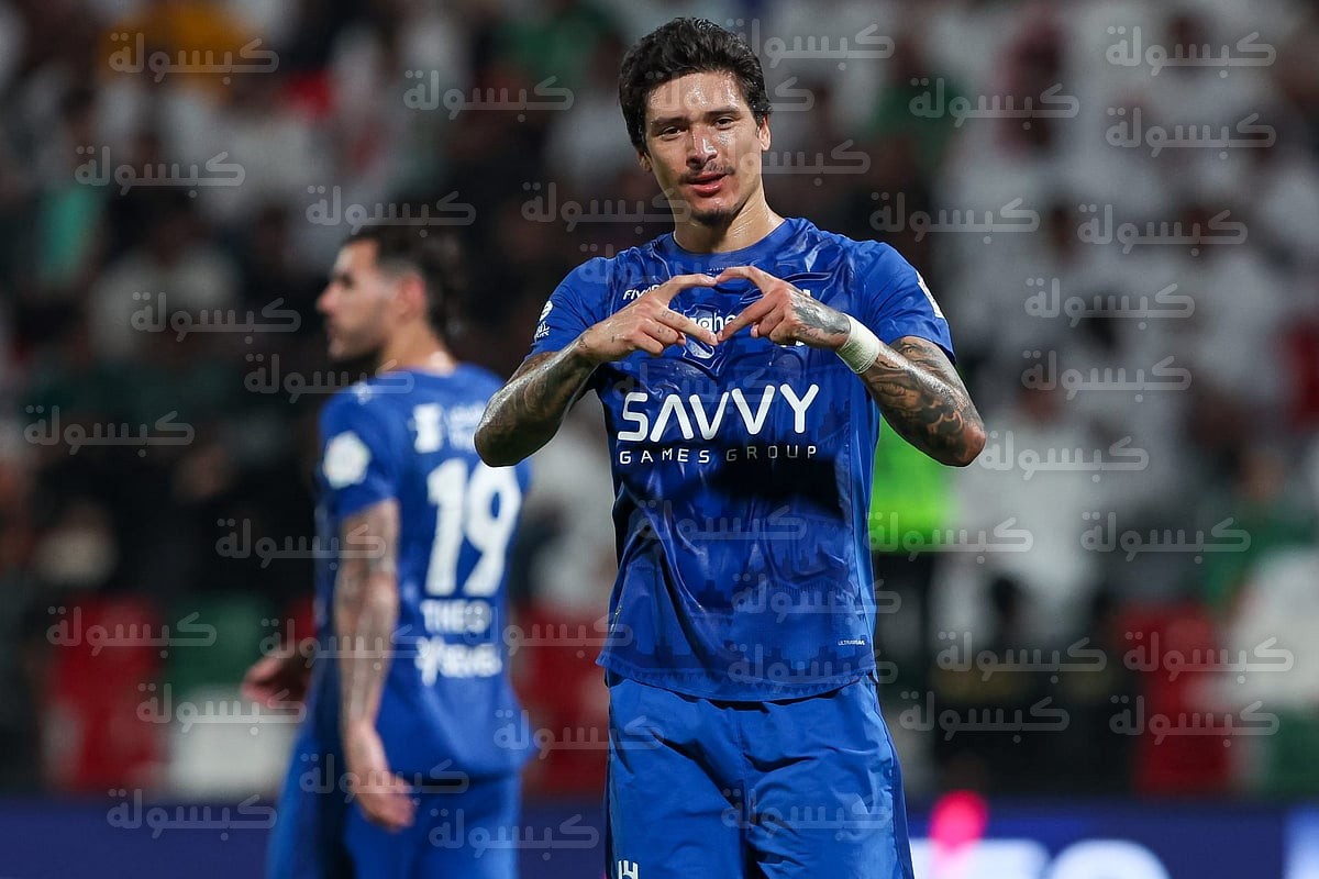 داروين نونيز مهاجم نادي الهلال في مباراة شباب الأهلي 2026