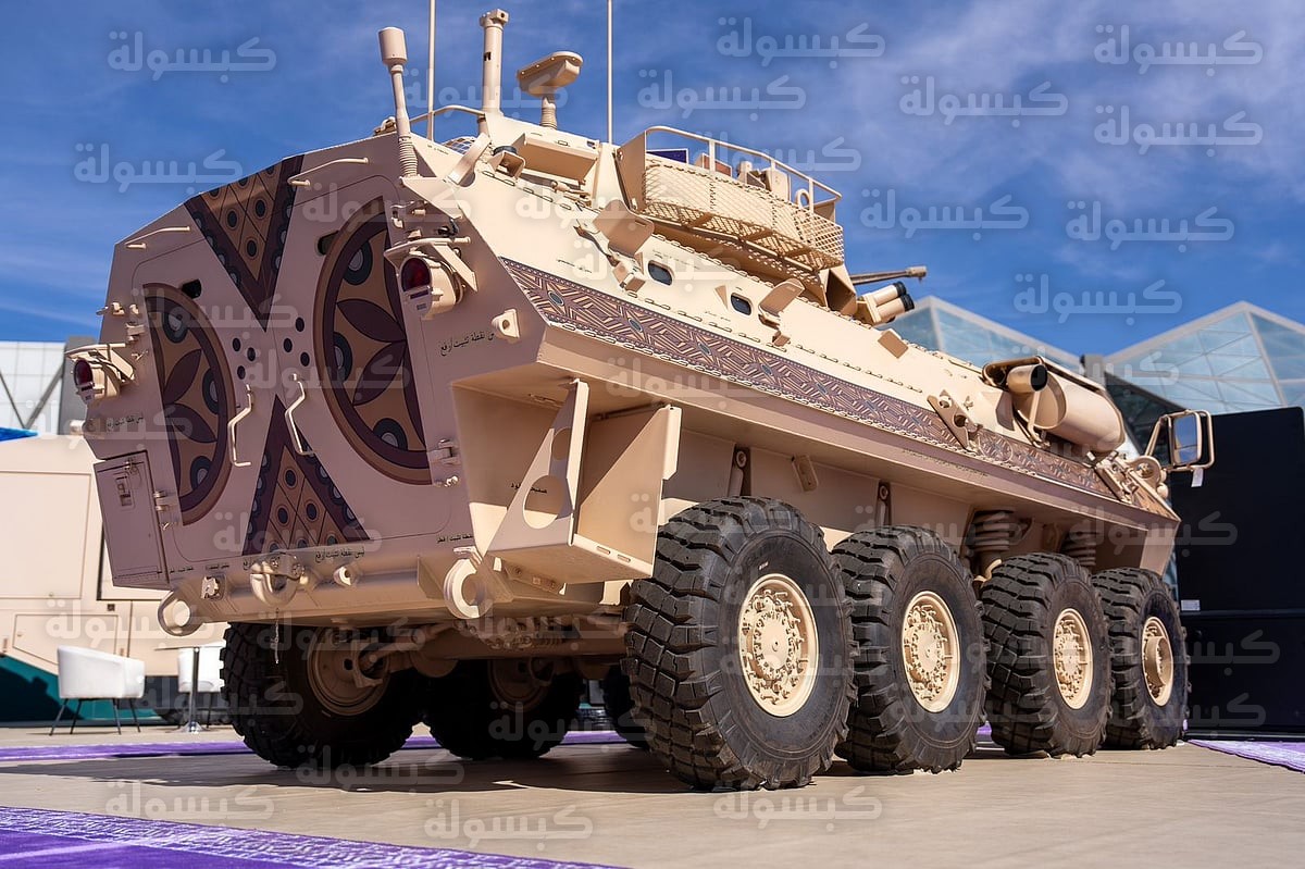 مركبة الحرس الوطني بالنقوش النجدية في معرض الدفاع العالمي 2026