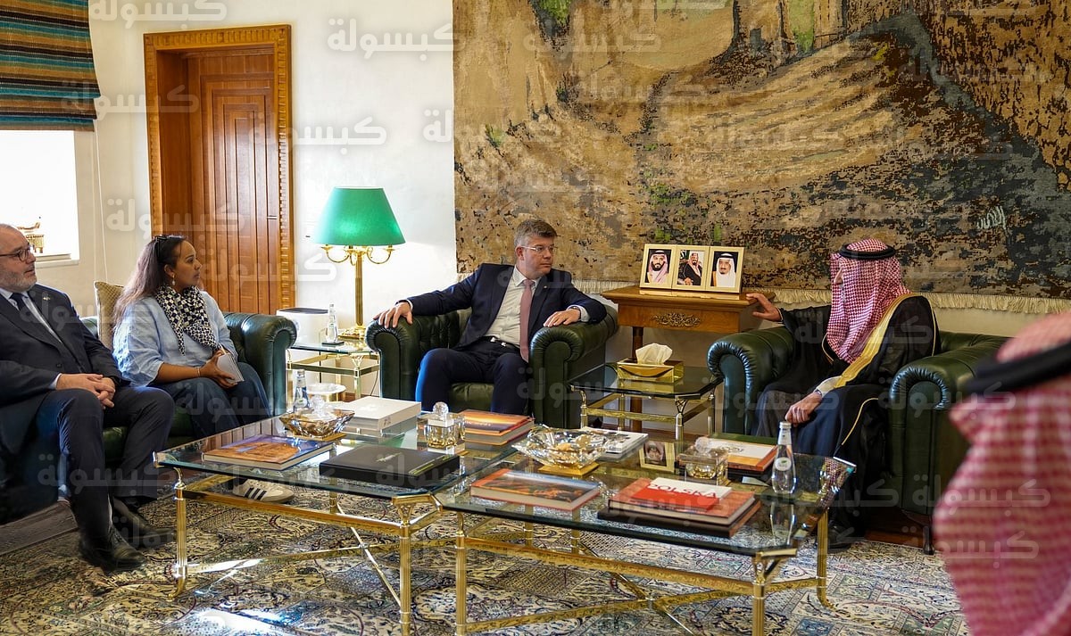 نائب وزير الخارجية وليد الخريجي خلال الاستقبالات الرسمية بالرياض 2026