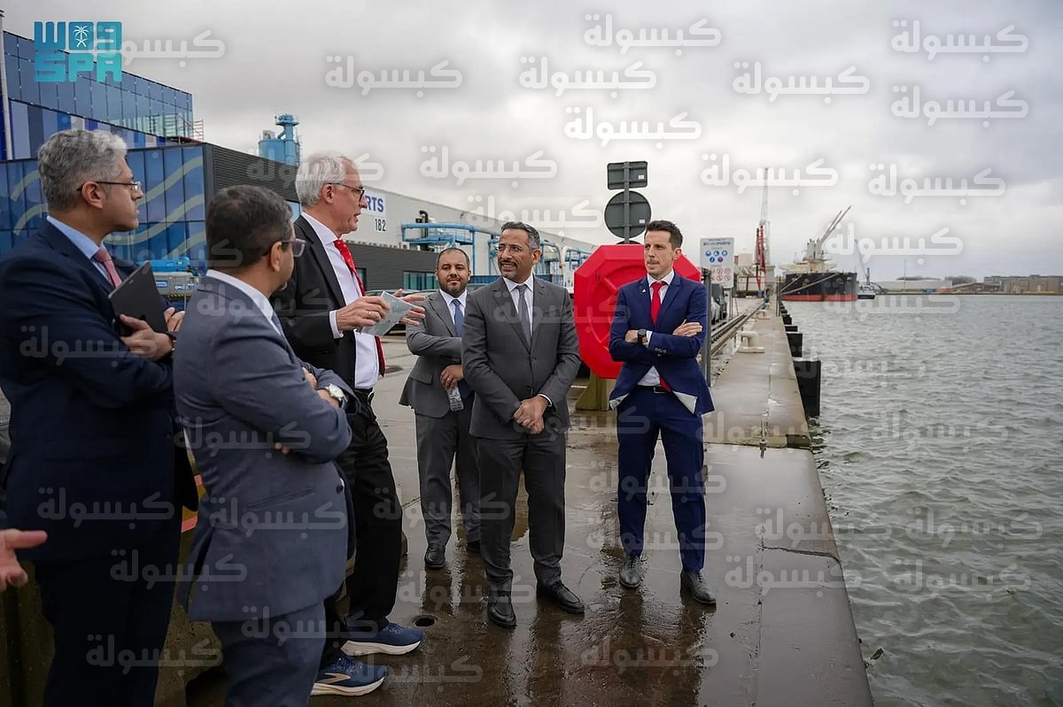 وزير الصناعة في ميناء Antwerp-Bruges