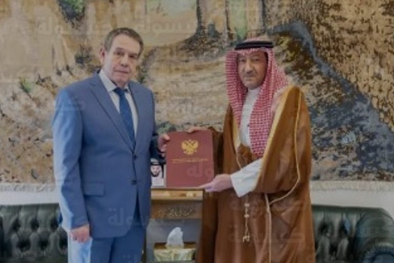 الرياض وموسكو تبحثان تعزيز التنسيق السياسي والتعاون في قطاع الطاقة خلال مراسم تسليم رسالة لافروف