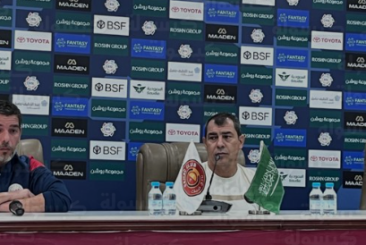 فابيو كاريلي يبدأ مهامه رسمياً مع نادي ضمك ويقود التدريبات الأولى استعداداً لموقعة التعاون