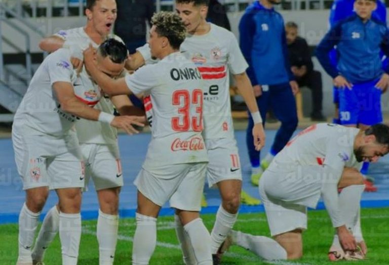 ناصر منسي يقود الزمالك لخطف وصافة الدوري المصري بهدف قاتل في شباك سموحة