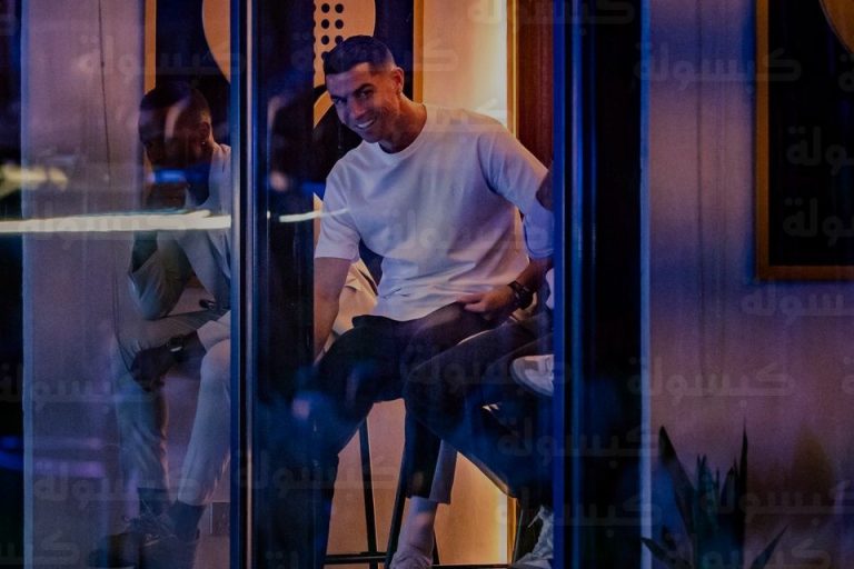 رونالدو وجواو فيليكس يشهدان تأهل أبطال العالم لربع نهائي بطولة بادل موسم الرياض 2026