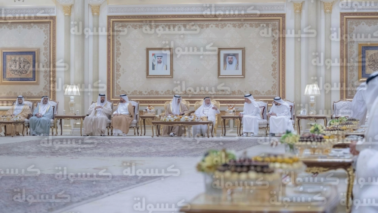 حاكم الشارقة يستقبل جموع المهنئين بعيد الفطر السعيد في قصر البديع العامر